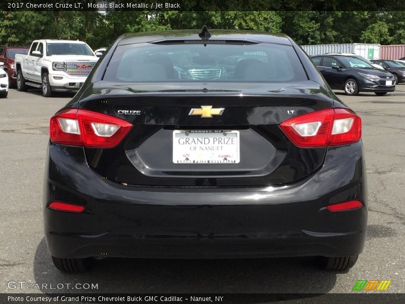 Mosaic Black Metallic / Jet Black 2017 Chevrolet Cruze LT