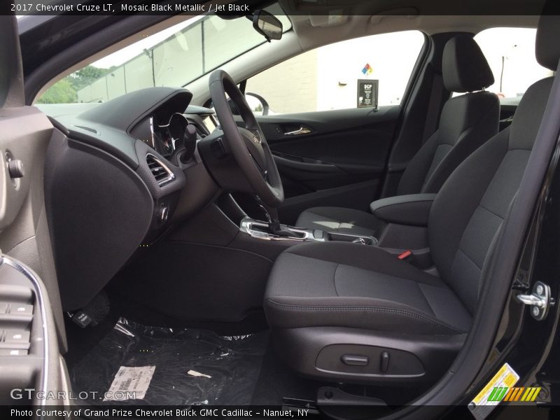 Mosaic Black Metallic / Jet Black 2017 Chevrolet Cruze LT