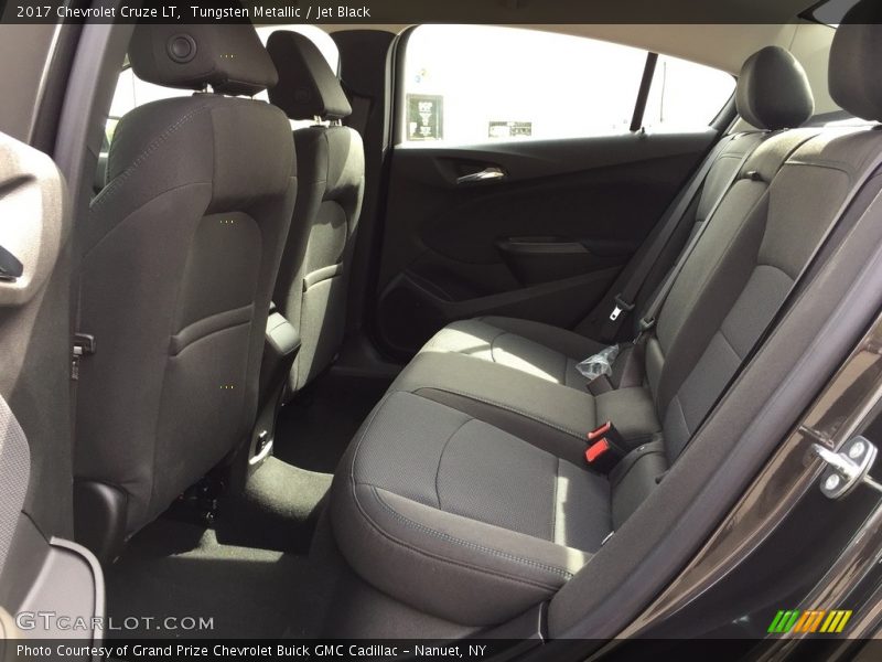 Tungsten Metallic / Jet Black 2017 Chevrolet Cruze LT