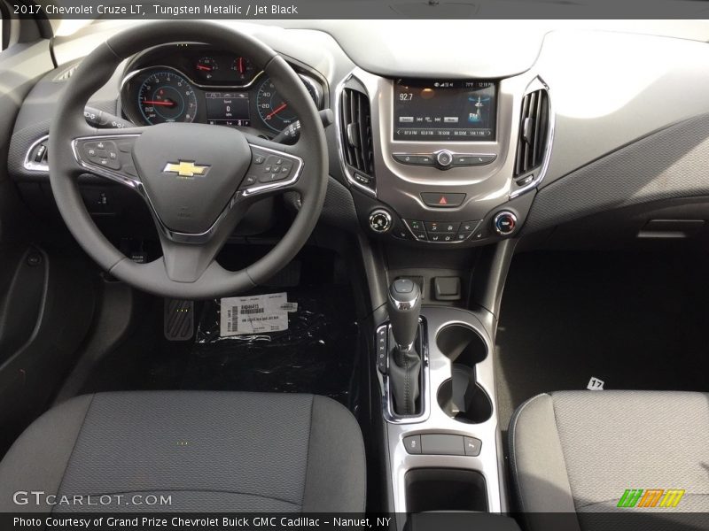 Tungsten Metallic / Jet Black 2017 Chevrolet Cruze LT