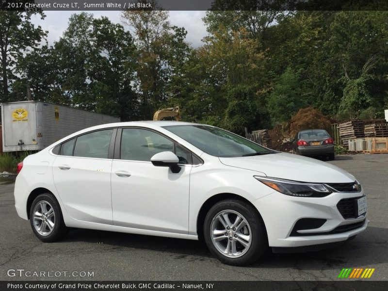 Summit White / Jet Black 2017 Chevrolet Cruze LT