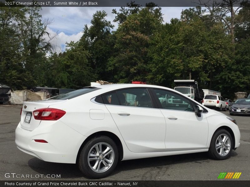 Summit White / Jet Black 2017 Chevrolet Cruze LT