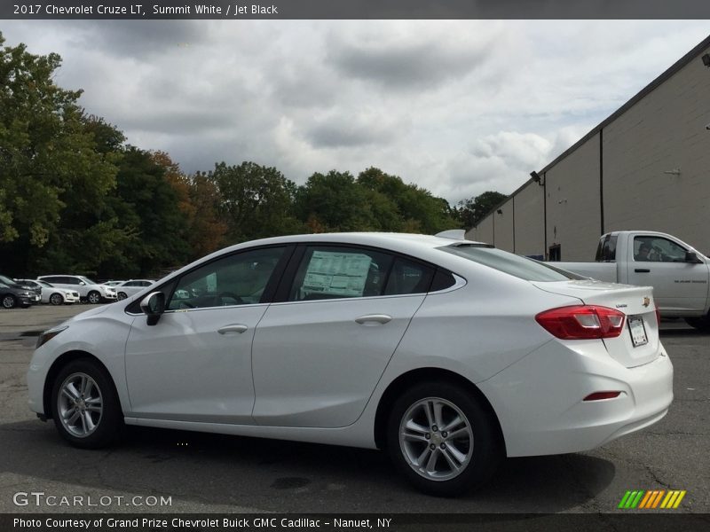 Summit White / Jet Black 2017 Chevrolet Cruze LT