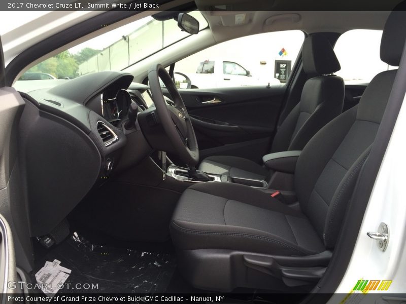 Summit White / Jet Black 2017 Chevrolet Cruze LT