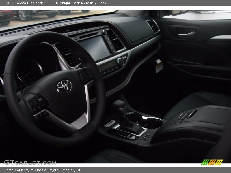 Midnight Black Metallic / Black 2016 Toyota Highlander XLE