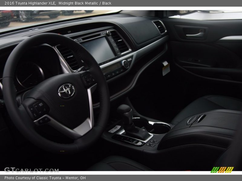 Midnight Black Metallic / Black 2016 Toyota Highlander XLE