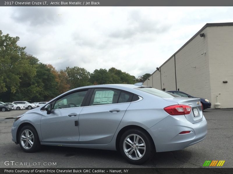 Arctic Blue Metallic / Jet Black 2017 Chevrolet Cruze LT