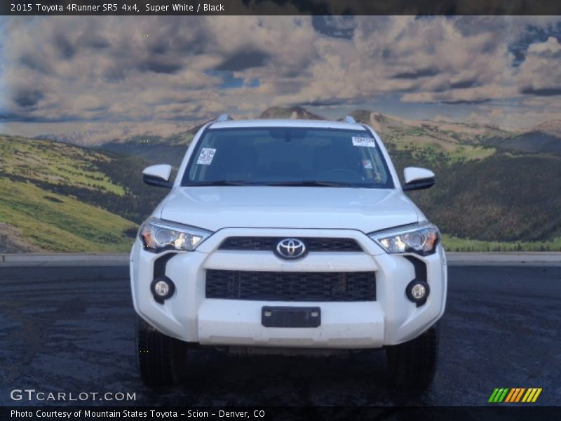 Super White / Black 2015 Toyota 4Runner SR5 4x4