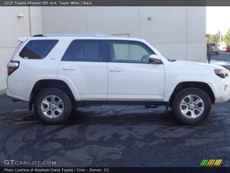 Super White / Black 2015 Toyota 4Runner SR5 4x4