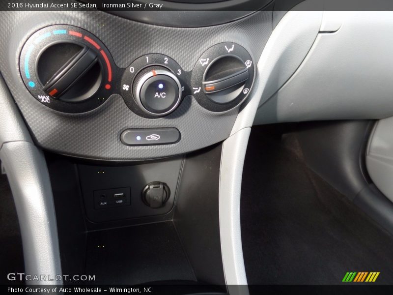 Ironman Silver / Gray 2016 Hyundai Accent SE Sedan