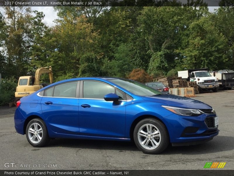 Kinetic Blue Metallic / Jet Black 2017 Chevrolet Cruze LT