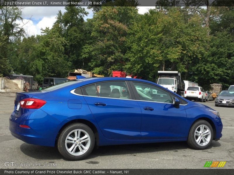 Kinetic Blue Metallic / Jet Black 2017 Chevrolet Cruze LT