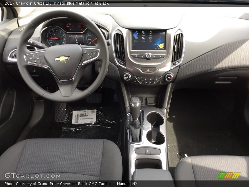 Kinetic Blue Metallic / Jet Black 2017 Chevrolet Cruze LT