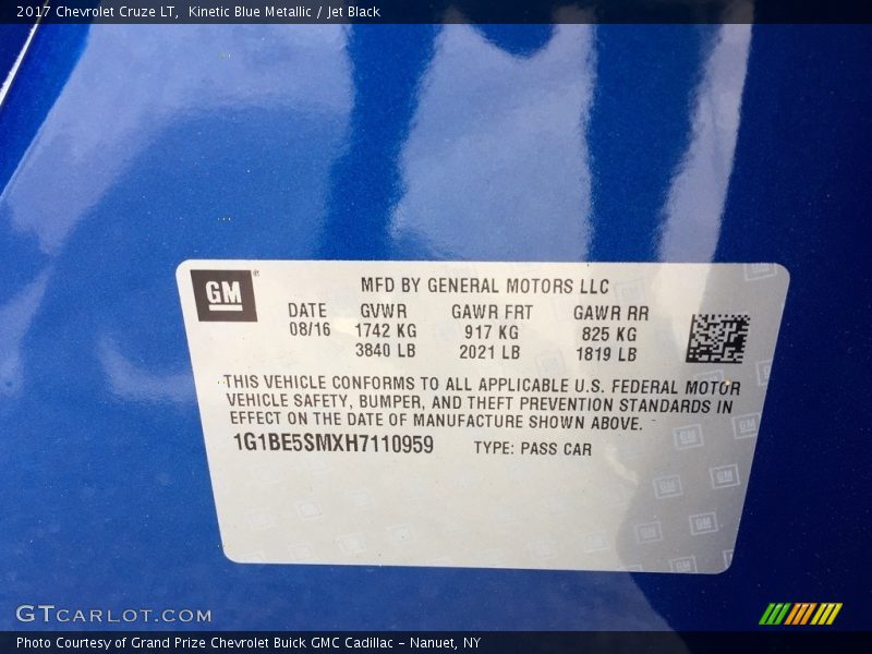 Kinetic Blue Metallic / Jet Black 2017 Chevrolet Cruze LT