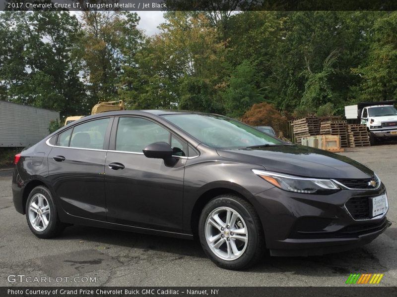 Tungsten Metallic / Jet Black 2017 Chevrolet Cruze LT