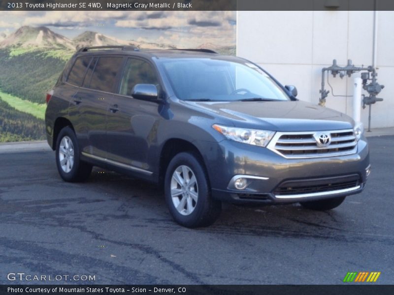 Magnetic Gray Metallic / Black 2013 Toyota Highlander SE 4WD
