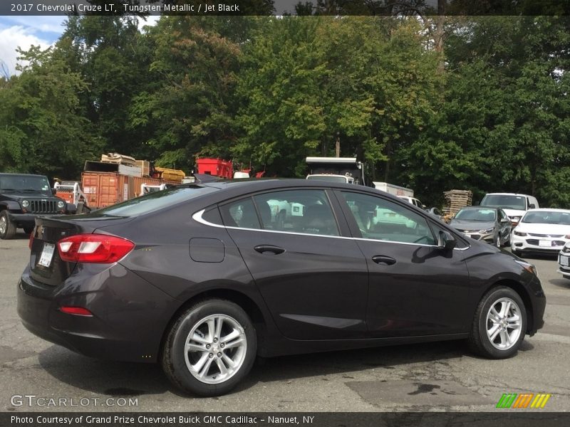 Tungsten Metallic / Jet Black 2017 Chevrolet Cruze LT