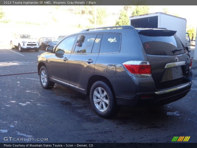 Magnetic Gray Metallic / Black 2013 Toyota Highlander SE 4WD