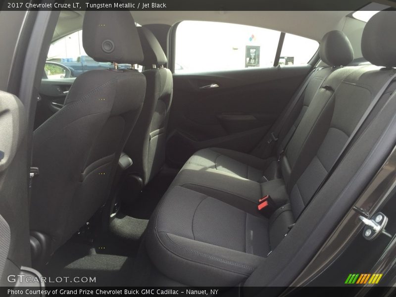 Tungsten Metallic / Jet Black 2017 Chevrolet Cruze LT