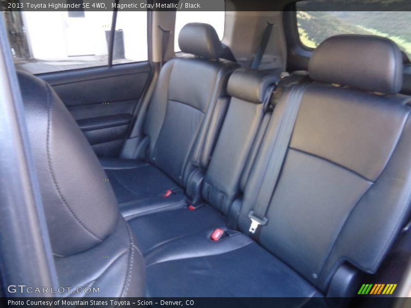 Magnetic Gray Metallic / Black 2013 Toyota Highlander SE 4WD