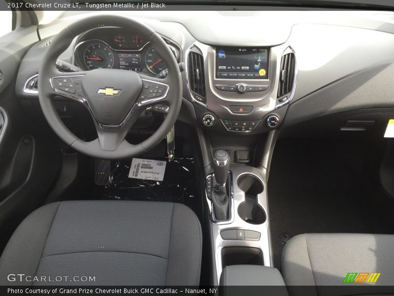 Tungsten Metallic / Jet Black 2017 Chevrolet Cruze LT