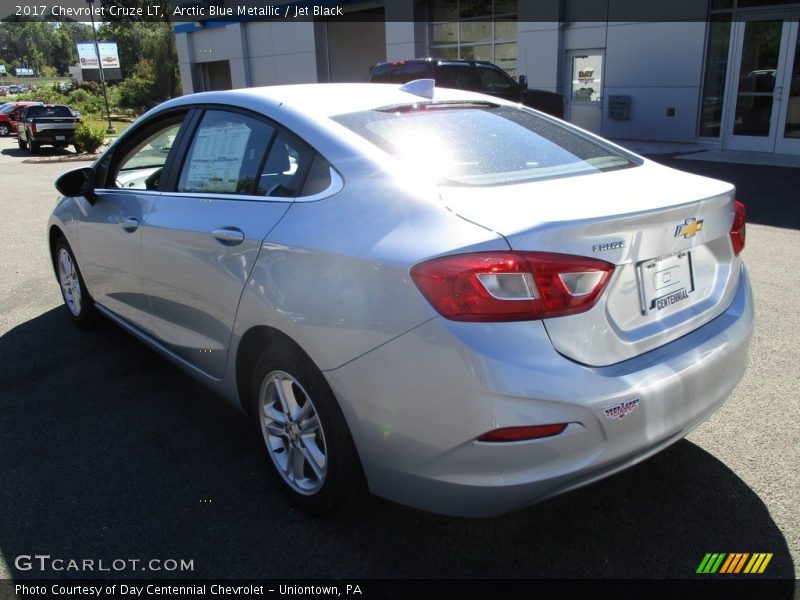 Arctic Blue Metallic / Jet Black 2017 Chevrolet Cruze LT