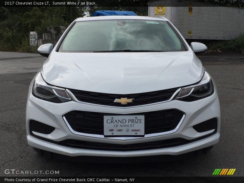 Summit White / Jet Black 2017 Chevrolet Cruze LT