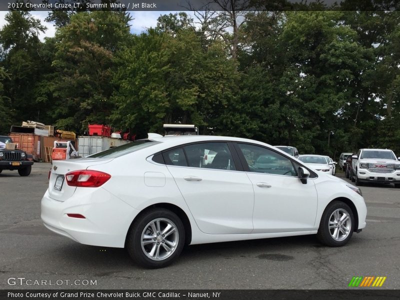 Summit White / Jet Black 2017 Chevrolet Cruze LT