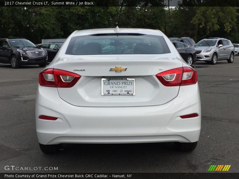 Summit White / Jet Black 2017 Chevrolet Cruze LT