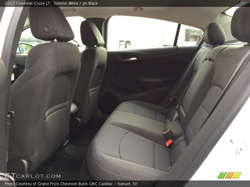 Summit White / Jet Black 2017 Chevrolet Cruze LT