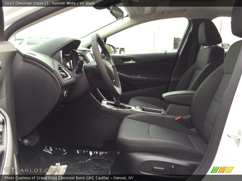 Summit White / Jet Black 2017 Chevrolet Cruze LT