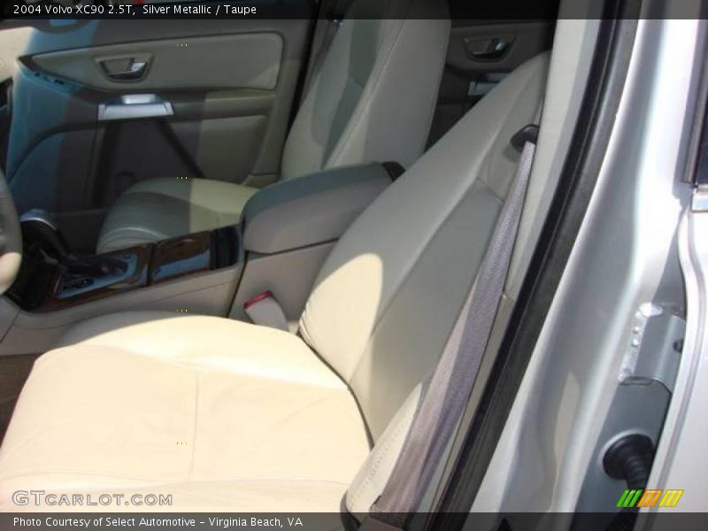 Silver Metallic / Taupe 2004 Volvo XC90 2.5T