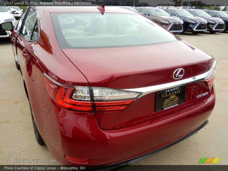 Matador Red Mica / Parchment 2017 Lexus ES 350