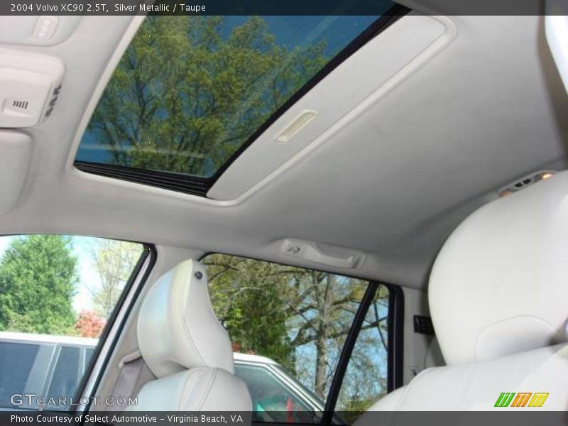 Silver Metallic / Taupe 2004 Volvo XC90 2.5T