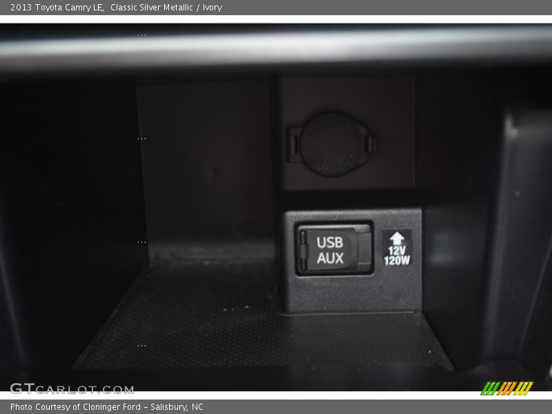 Classic Silver Metallic / Ivory 2013 Toyota Camry LE