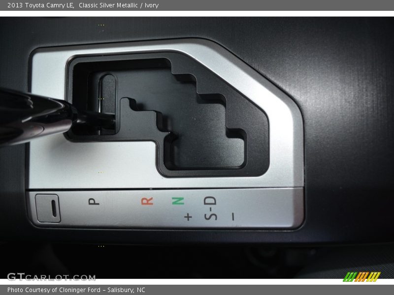 Classic Silver Metallic / Ivory 2013 Toyota Camry LE