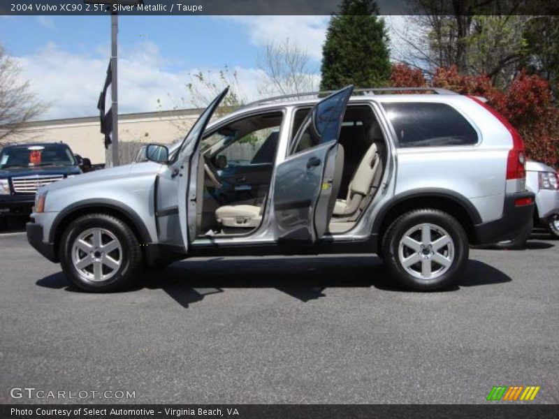 Silver Metallic / Taupe 2004 Volvo XC90 2.5T