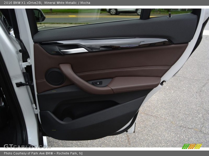 Mineral White Metallic / Mocha 2016 BMW X1 xDrive28i