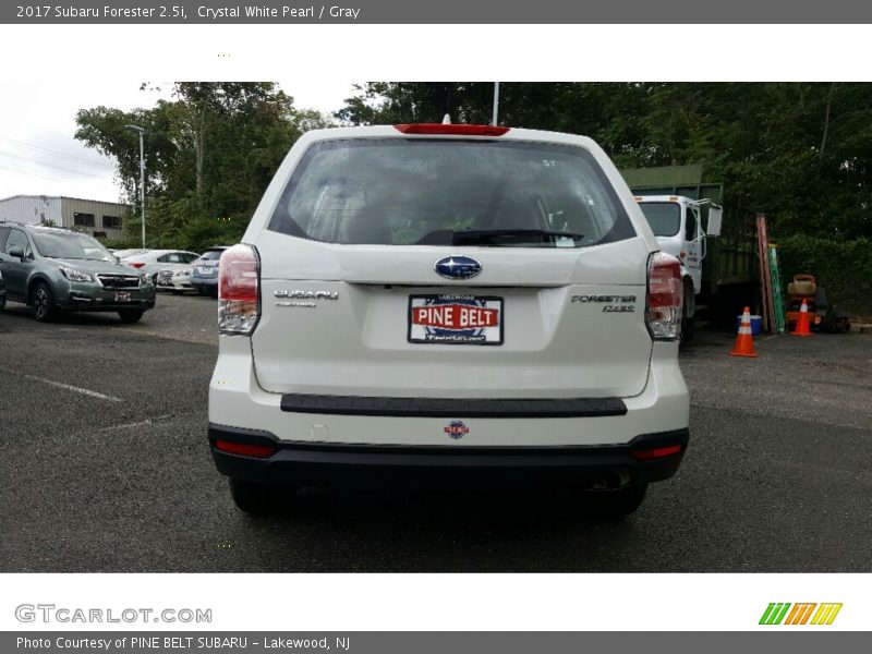 Crystal White Pearl / Gray 2017 Subaru Forester 2.5i