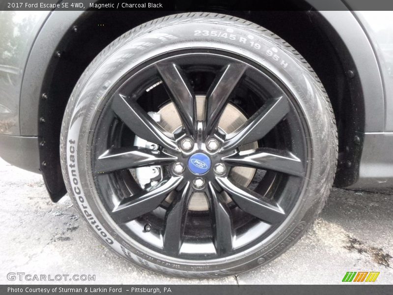 Magnetic / Charcoal Black 2017 Ford Escape SE 4WD