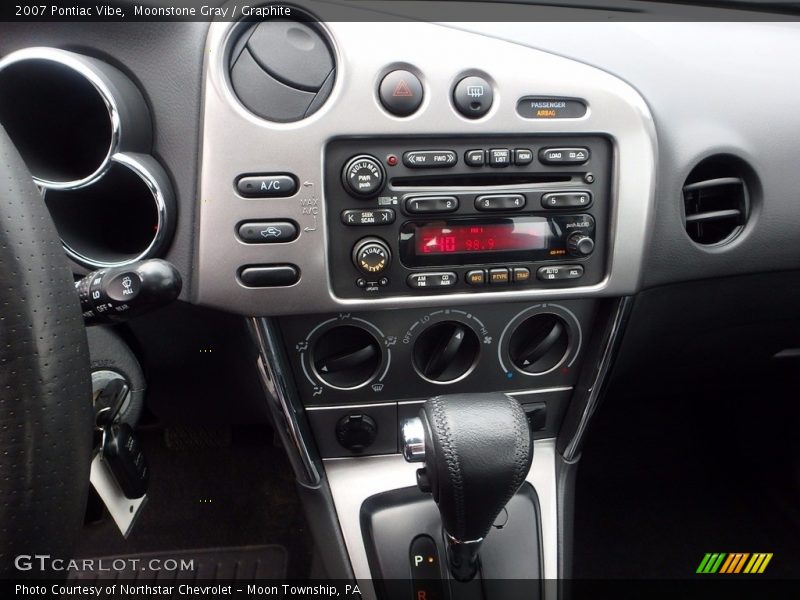 Moonstone Gray / Graphite 2007 Pontiac Vibe