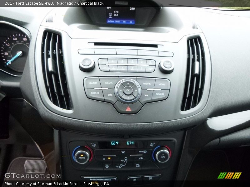 Magnetic / Charcoal Black 2017 Ford Escape SE 4WD