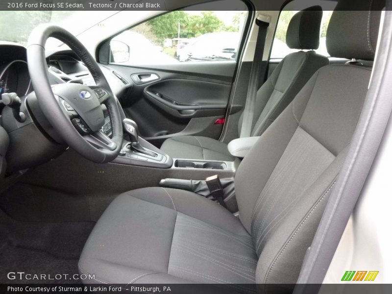 Tectonic / Charcoal Black 2016 Ford Focus SE Sedan