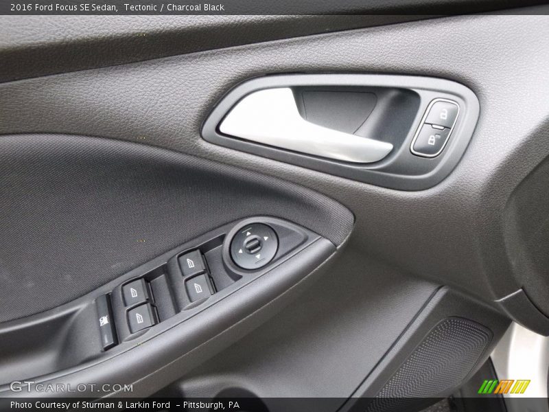 Tectonic / Charcoal Black 2016 Ford Focus SE Sedan