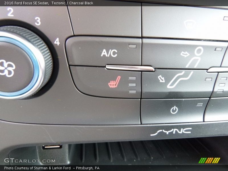 Tectonic / Charcoal Black 2016 Ford Focus SE Sedan