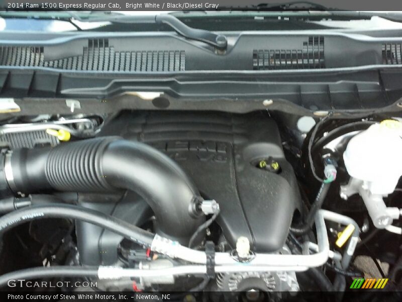 Bright White / Black/Diesel Gray 2014 Ram 1500 Express Regular Cab