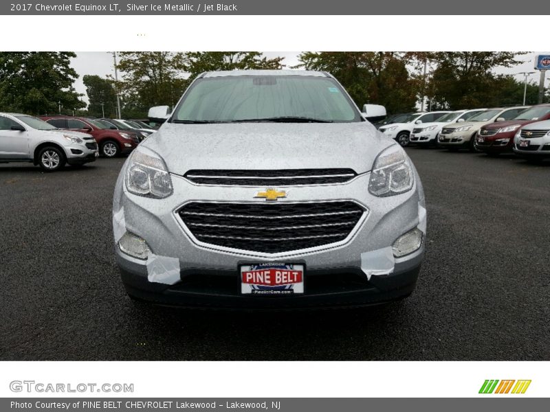 Silver Ice Metallic / Jet Black 2017 Chevrolet Equinox LT