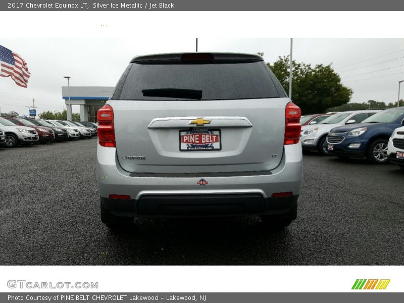 Silver Ice Metallic / Jet Black 2017 Chevrolet Equinox LT