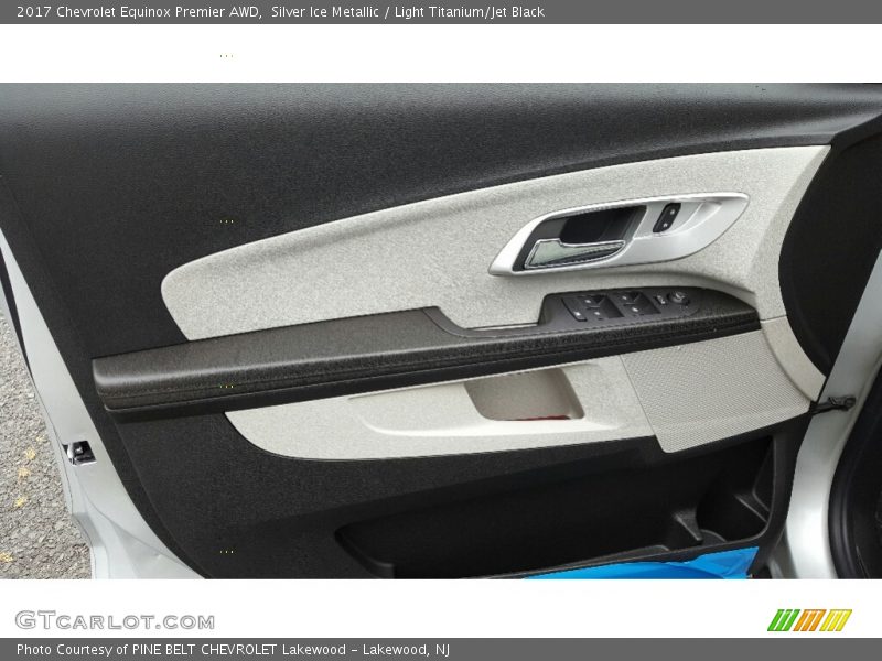 Silver Ice Metallic / Light Titanium/Jet Black 2017 Chevrolet Equinox Premier AWD