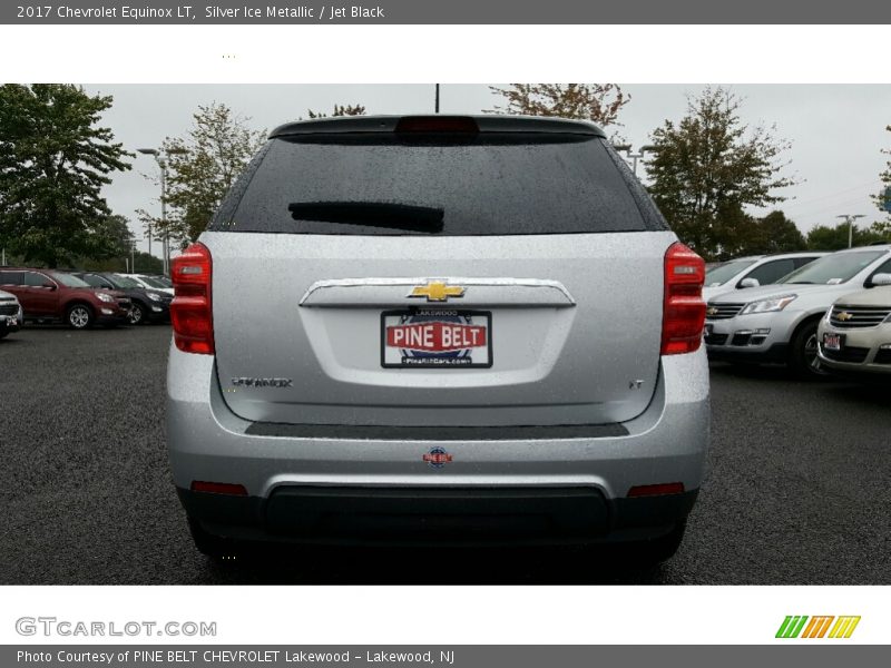 Silver Ice Metallic / Jet Black 2017 Chevrolet Equinox LT